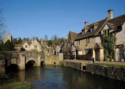 COMBE, W.